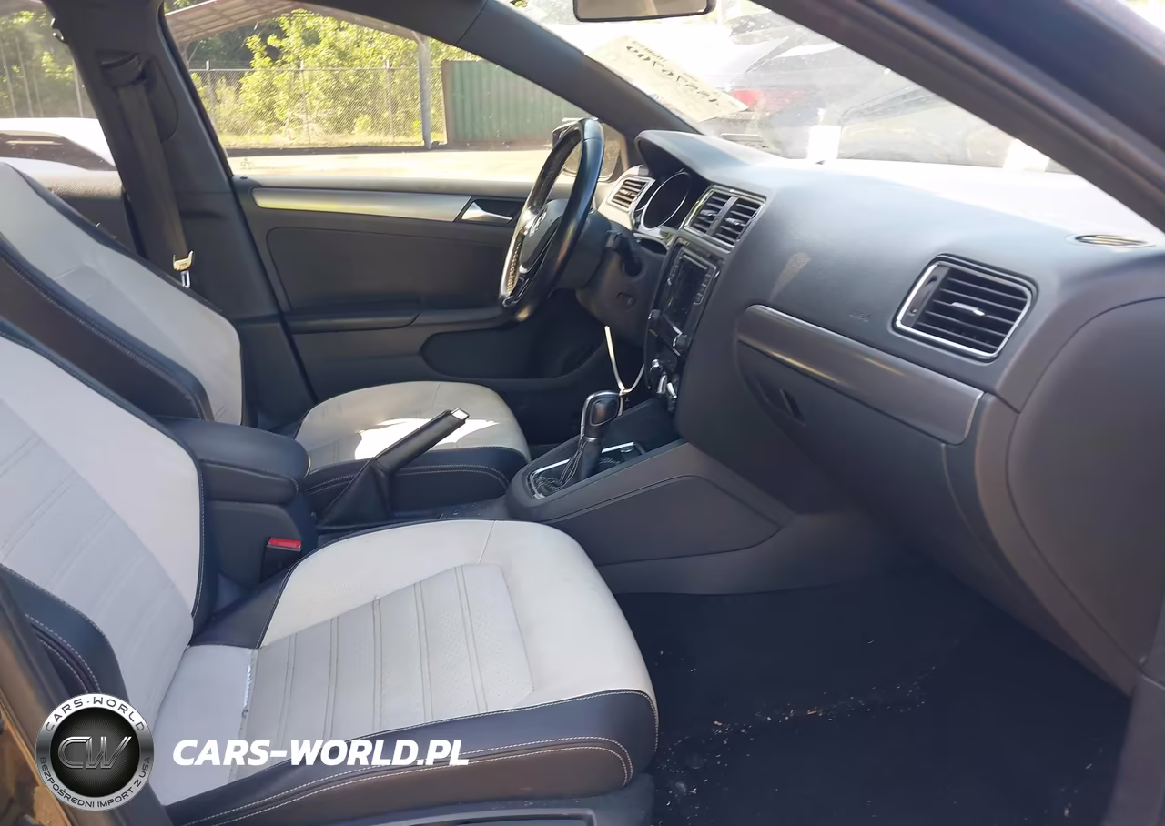 2016 Volkswagen Jetta 1.8T Sport VIN:3VWD17AJ5GM247419 - 5