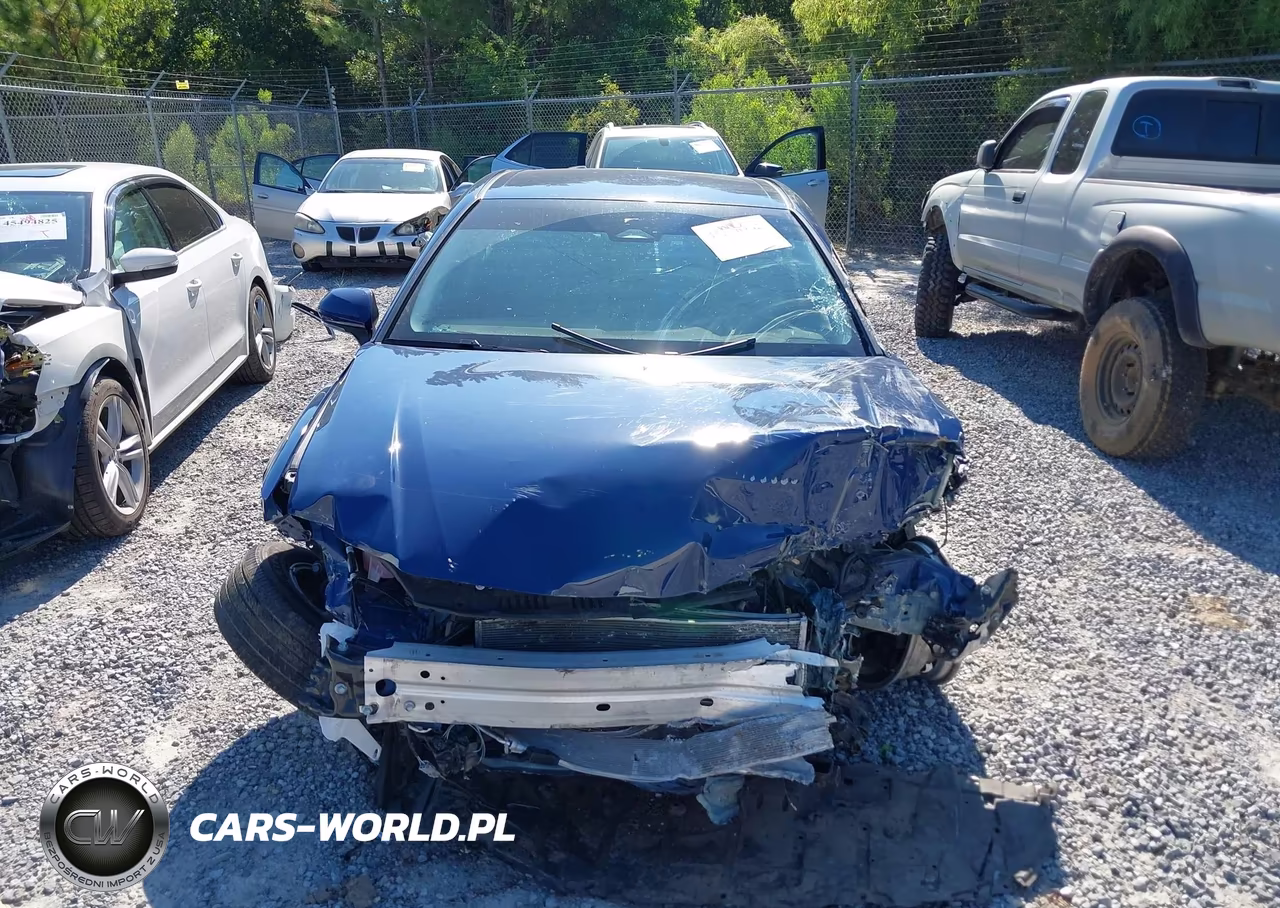 2025 Toyota Camry Le VIN:4T1DBADKXSU010510 - 13