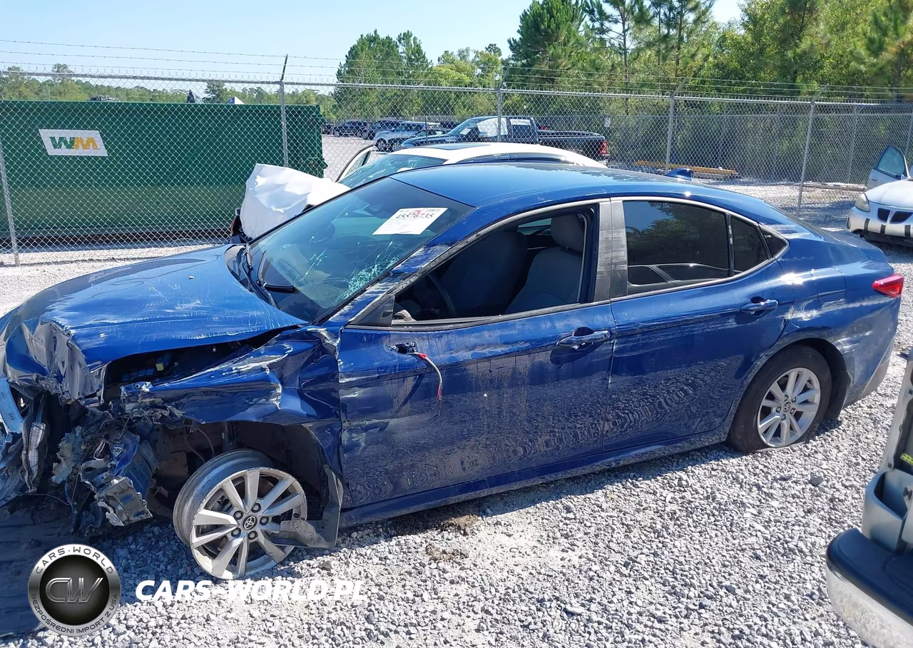2025 Toyota Camry Le VIN:4T1DBADKXSU010510 - 15
