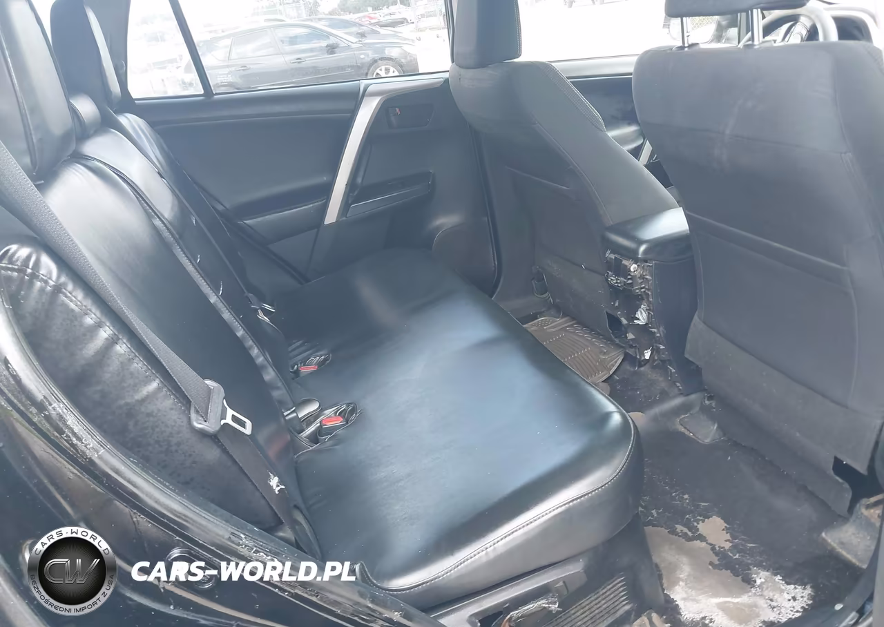 2018 Toyota Rav4 Hybrid Le VIN:JTMRJREV0JD222206 - 8