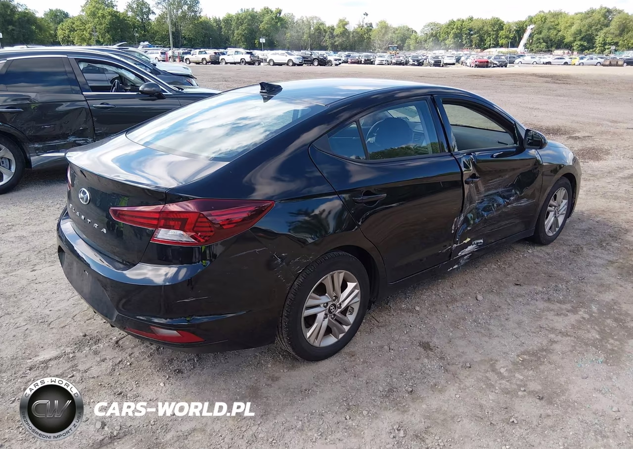 2019 Hyundai Elantra Sel VIN:5NPD84LF3KH431228 - 4