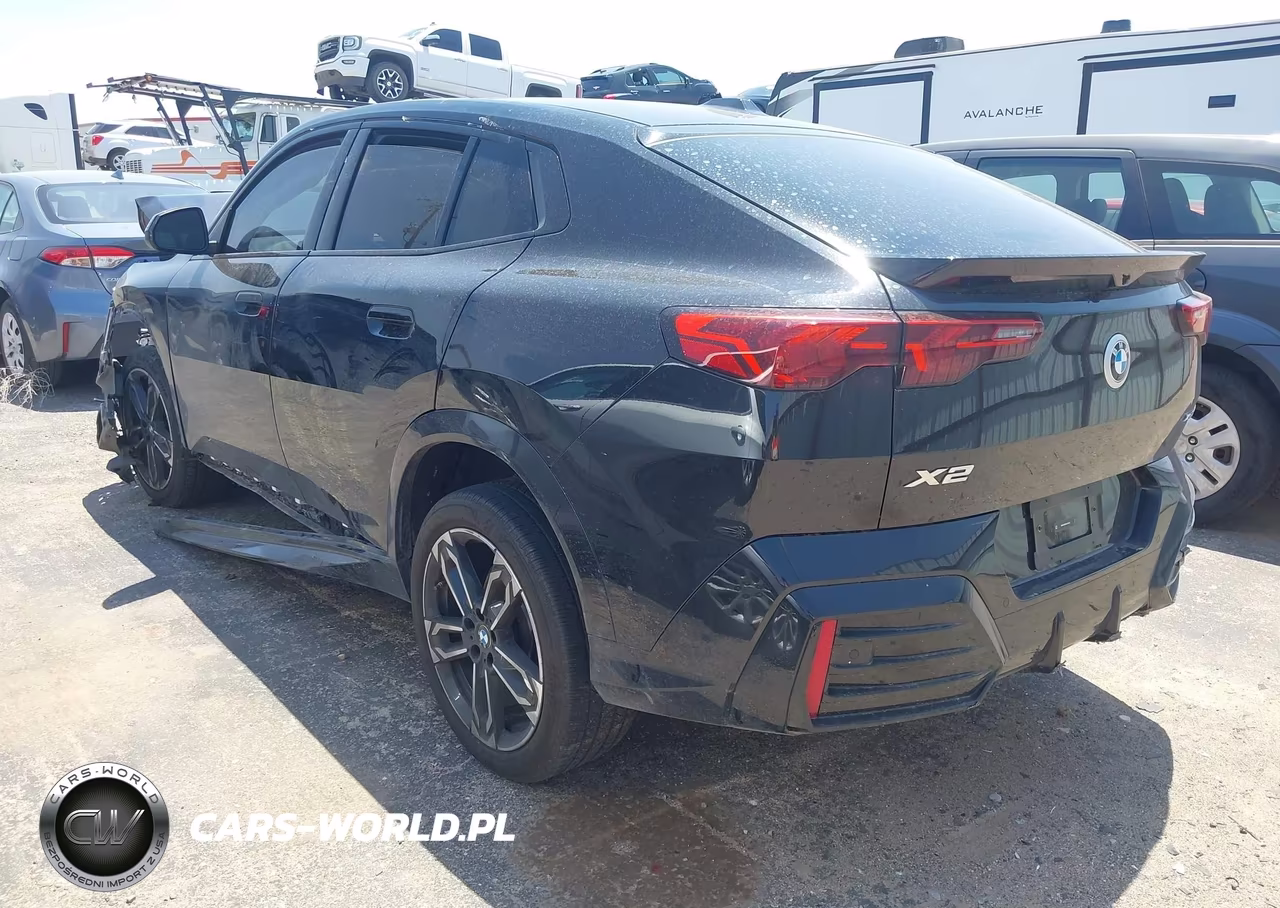2025 BMW X2 xDrive28I VIN:WBX63GM00S5318620 - 3