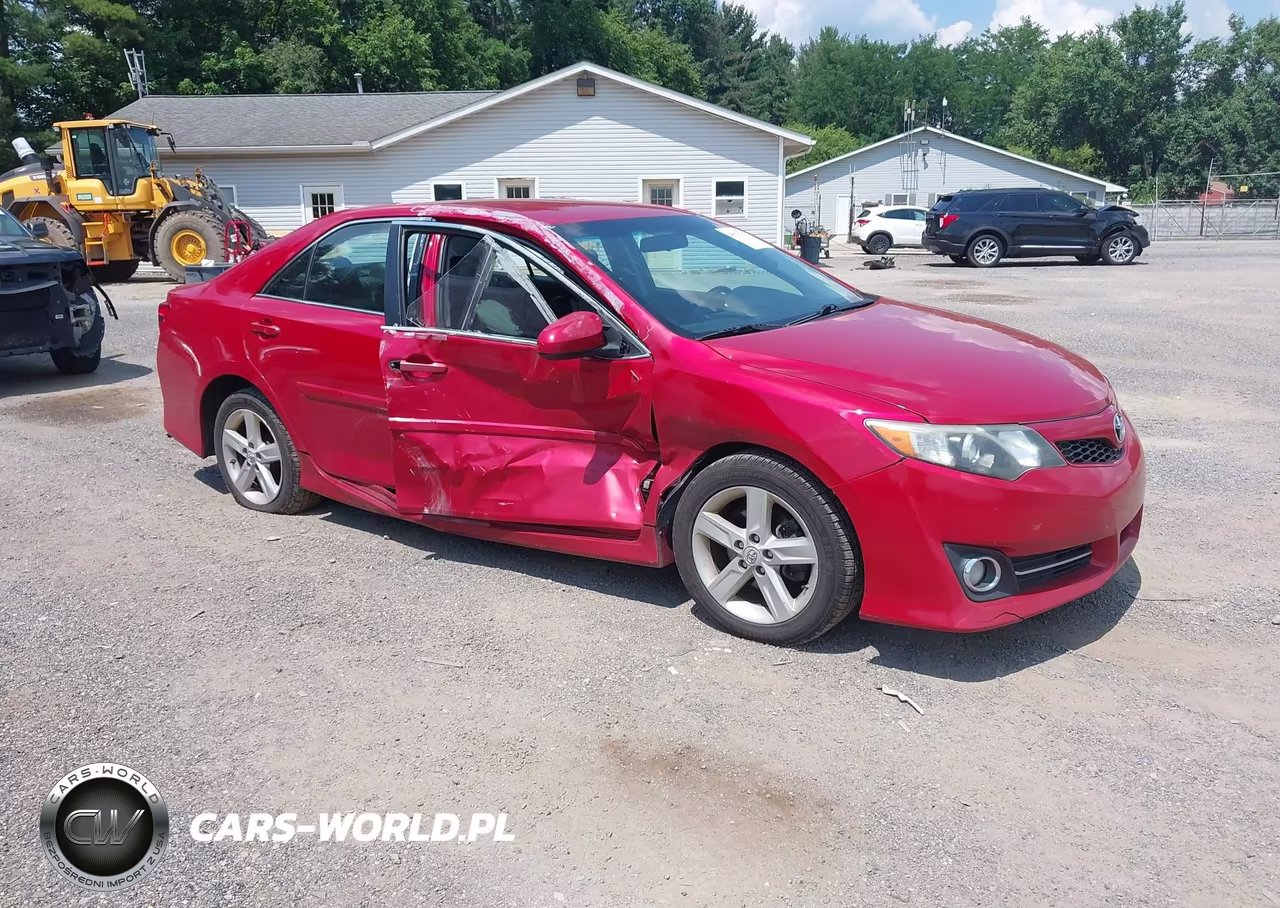 2013 Toyota Camry Se – zdjęcie 1 z 18
