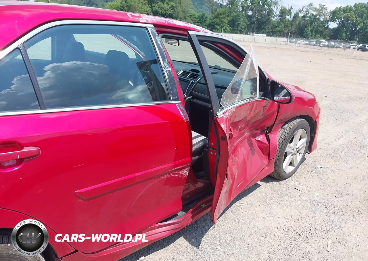 2013 Toyota Camry Se VIN:4T1BF1FK4DU721812 - 18
