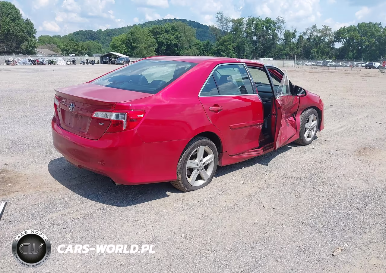 2013 Toyota Camry Se VIN:4T1BF1FK4DU721812 - 4