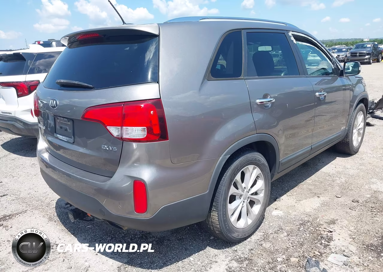 2015 Kia Sorento Ex V6 VIN:5XYKUDA74FG626461 - 4
