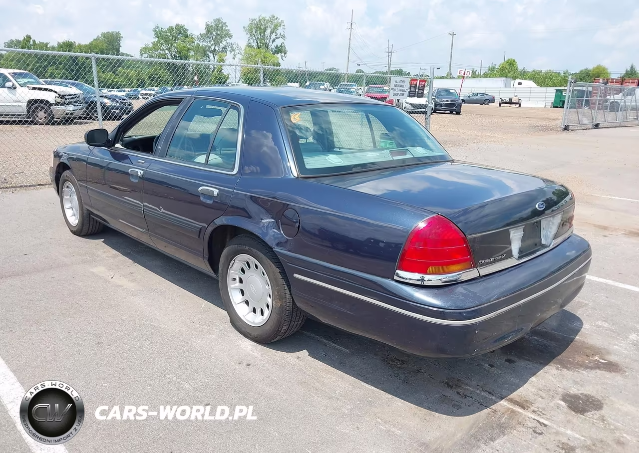 2000 Ford Crown Victoria Lx VIN:2FAFP74W8YX150101 - 3