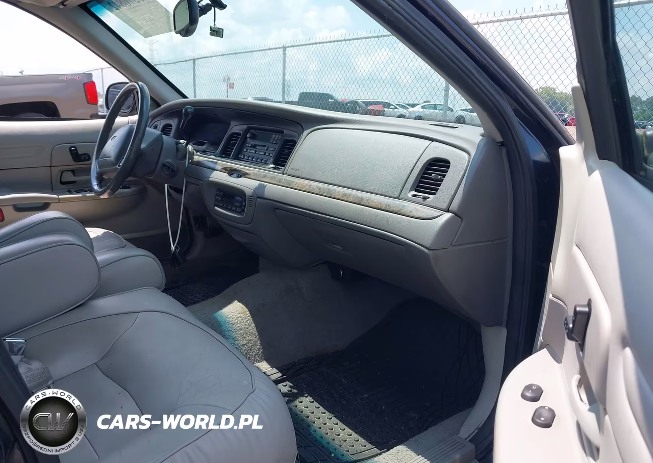 2000 Ford Crown Victoria Lx VIN:2FAFP74W8YX150101 - 5