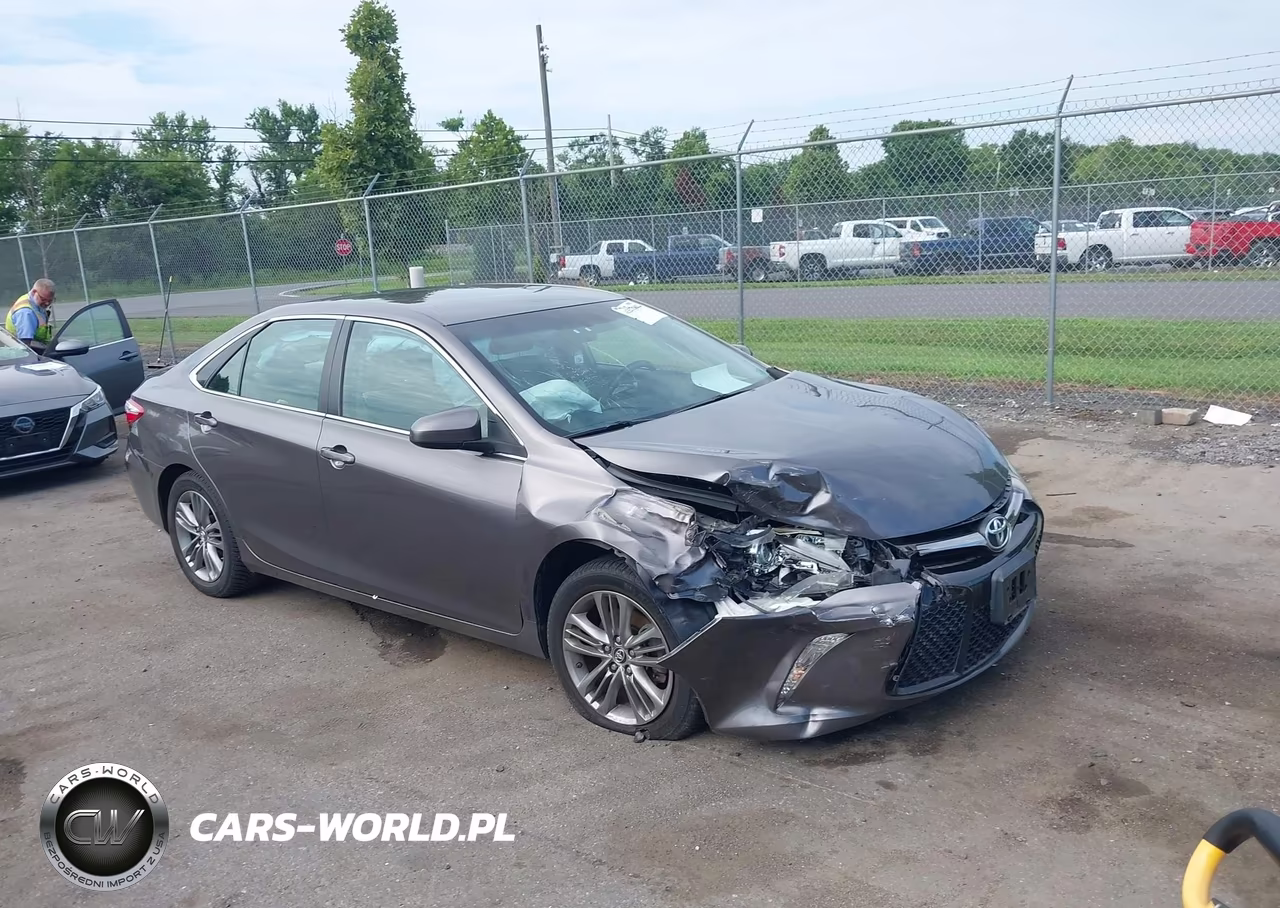 2016 Toyota Camry Se – zdjęcie 1 z 16