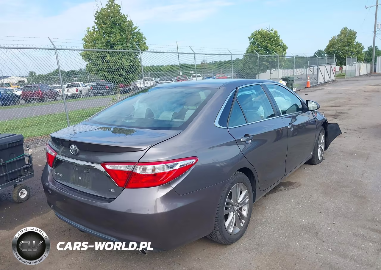 2016 Toyota Camry Se VIN:4T1BF1FK0GU196641 - 4