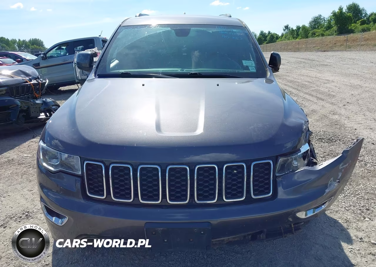 2018 Jeep Grand Cherokee Laredo E 4X4 VIN:1C4RJFAG1JC432096 - 12