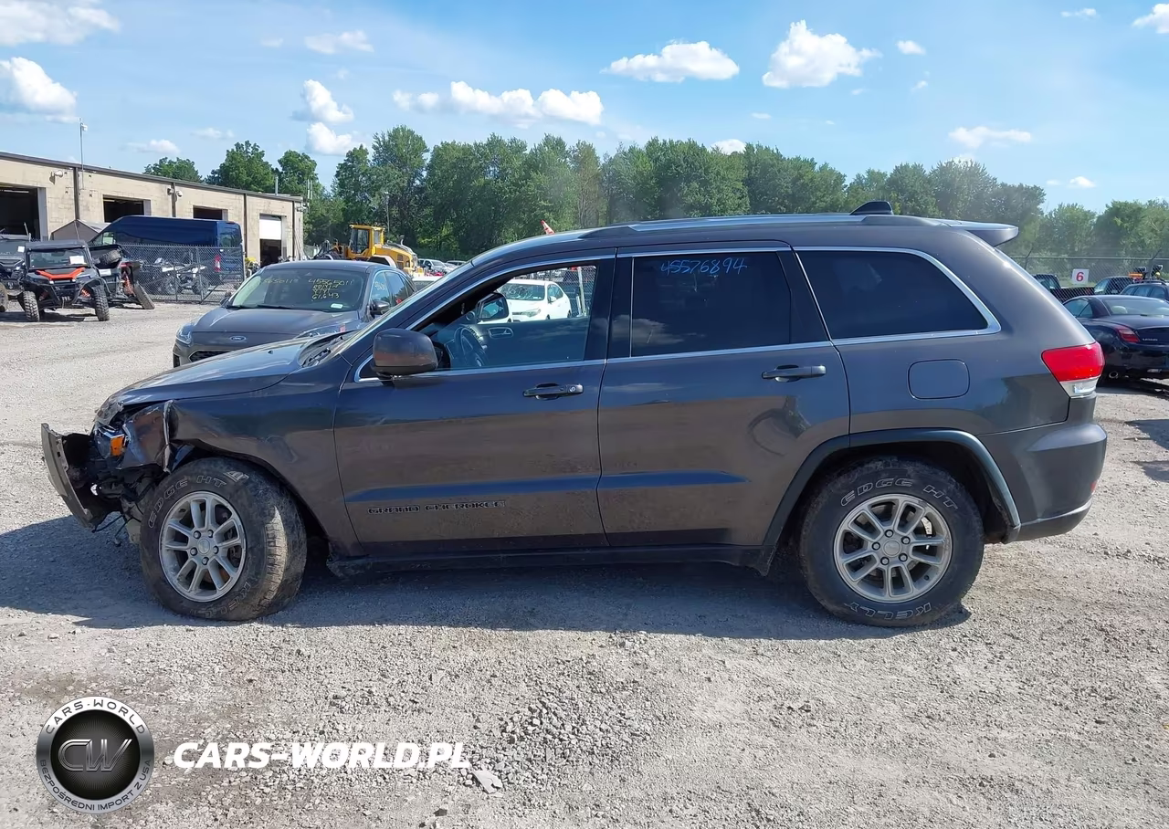 2018 Jeep Grand Cherokee Laredo E 4X4 VIN:1C4RJFAG1JC432096 - 14