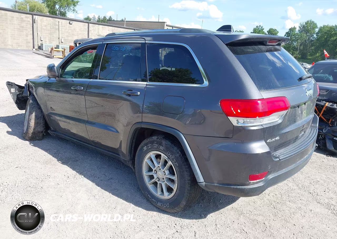 2018 Jeep Grand Cherokee Laredo E 4X4 VIN:1C4RJFAG1JC432096 - 3