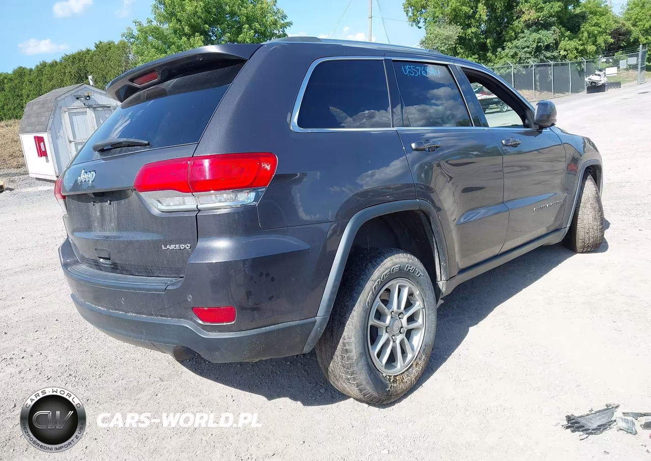 2018 Jeep Grand Cherokee Laredo E 4X4 VIN:1C4RJFAG1JC432096 - 4