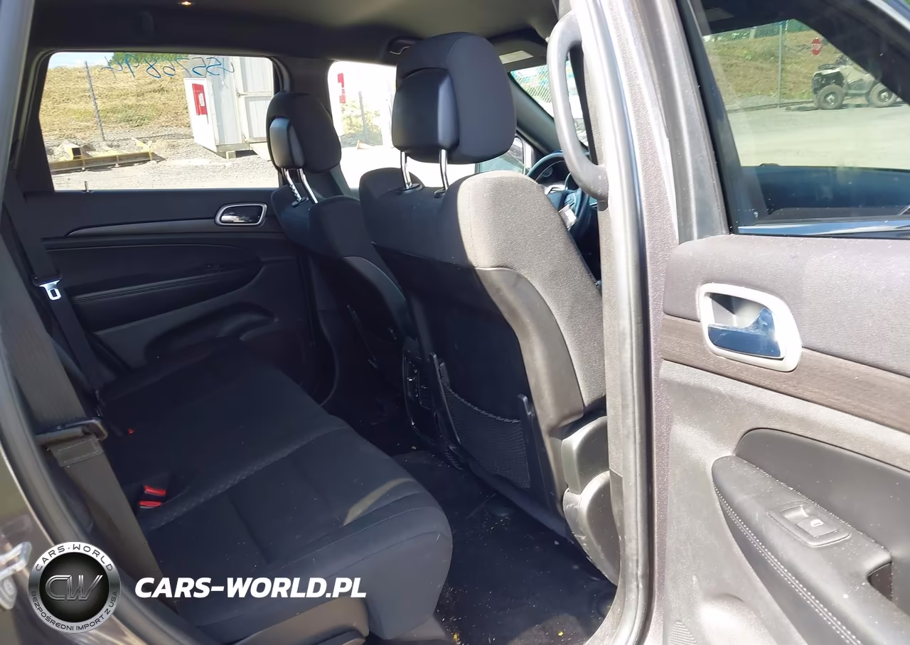 2018 Jeep Grand Cherokee Laredo E 4X4 VIN:1C4RJFAG1JC432096 - 8