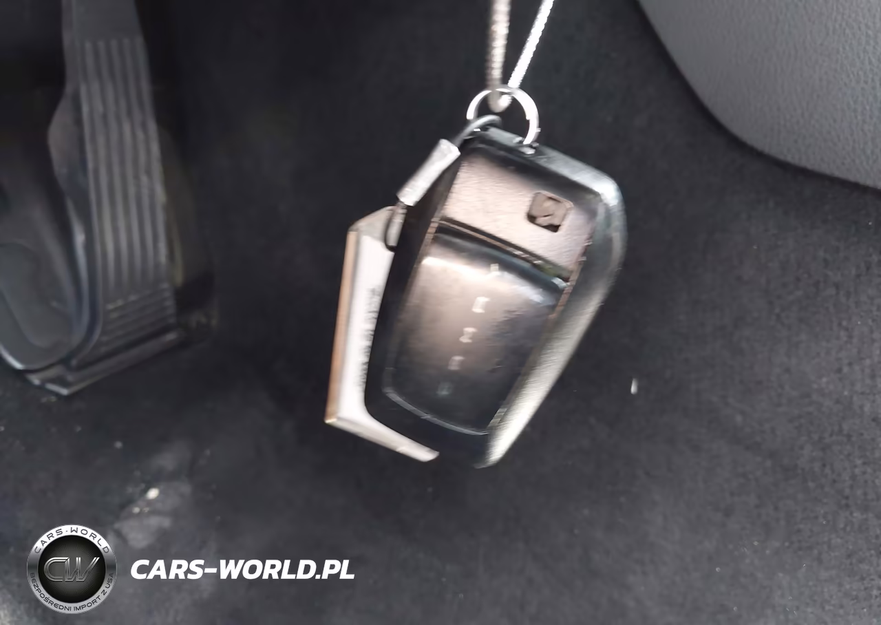 2025 Toyota Camry Le VIN:4T1DAACK3SU094657 - 11