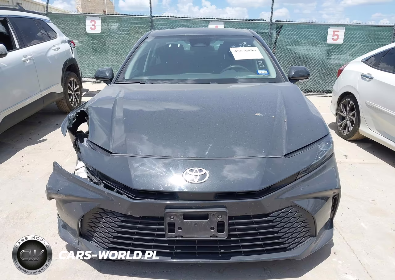 2025 Toyota Camry Le VIN:4T1DAACK3SU094657 - 12