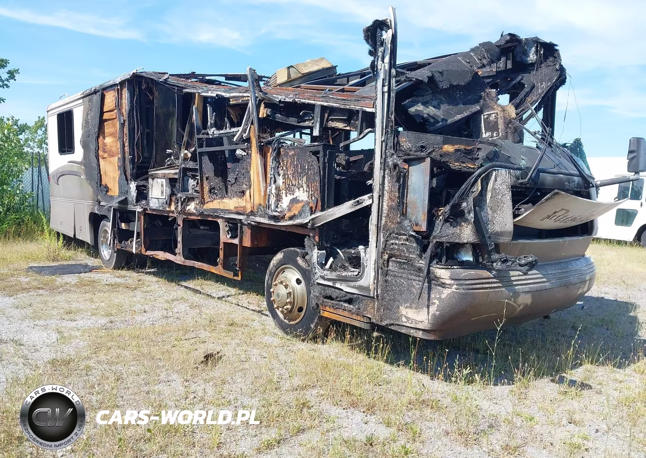 2000 Freightliner Chassis X Line Motor Home – zdjęcie 1 z 11