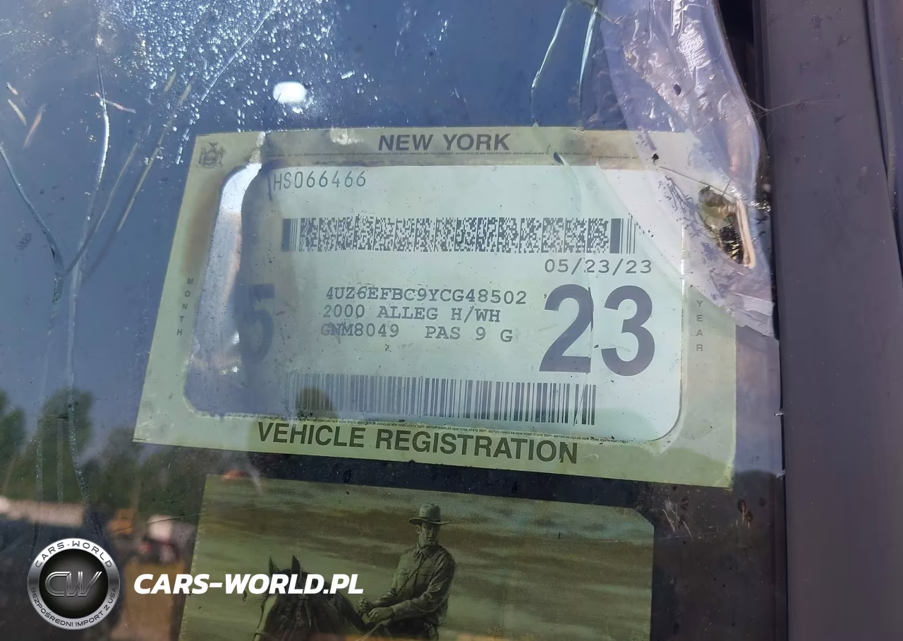 2000 Freightliner Chassis X Line Motor Home VIN:4UZ6EFBC9YCG48502 - 11