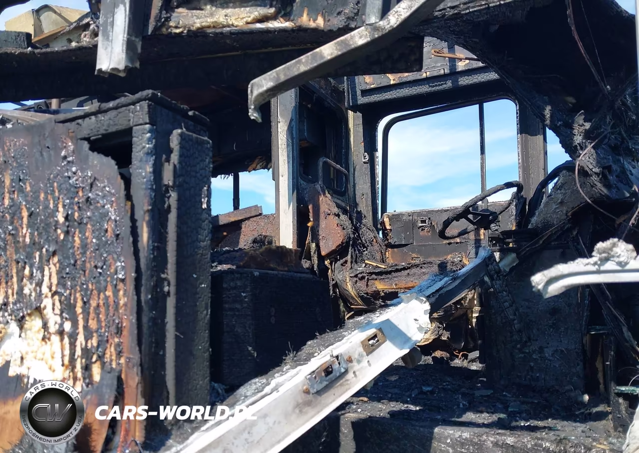 2000 Freightliner Chassis X Line Motor Home VIN:4UZ6EFBC9YCG48502 - 8