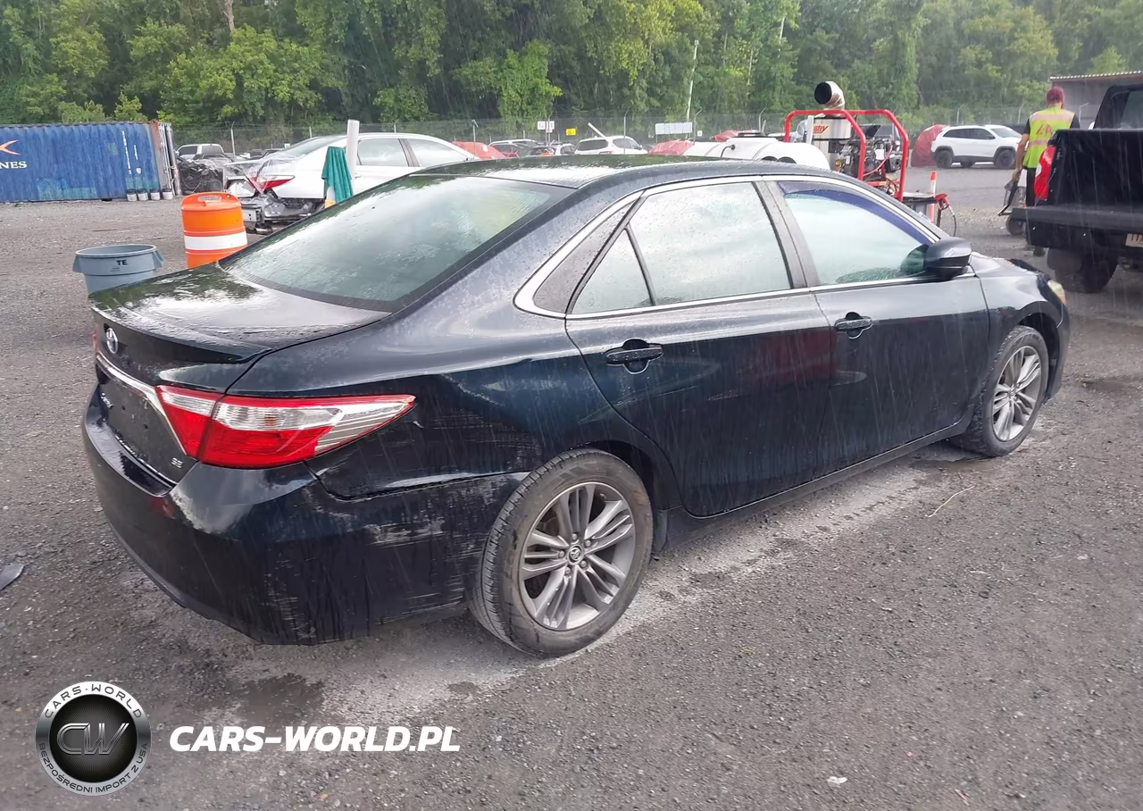 2015 Toyota Camry Se VIN:4T1BF1FK9FU076934 - 4