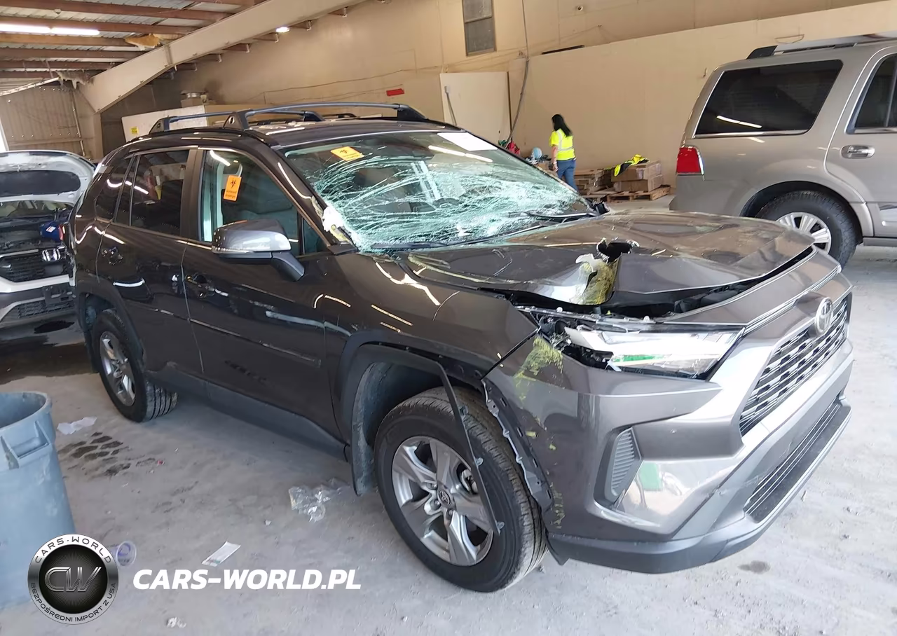 2024 Toyota Rav4 Xle – zdjęcie 1 z 16
