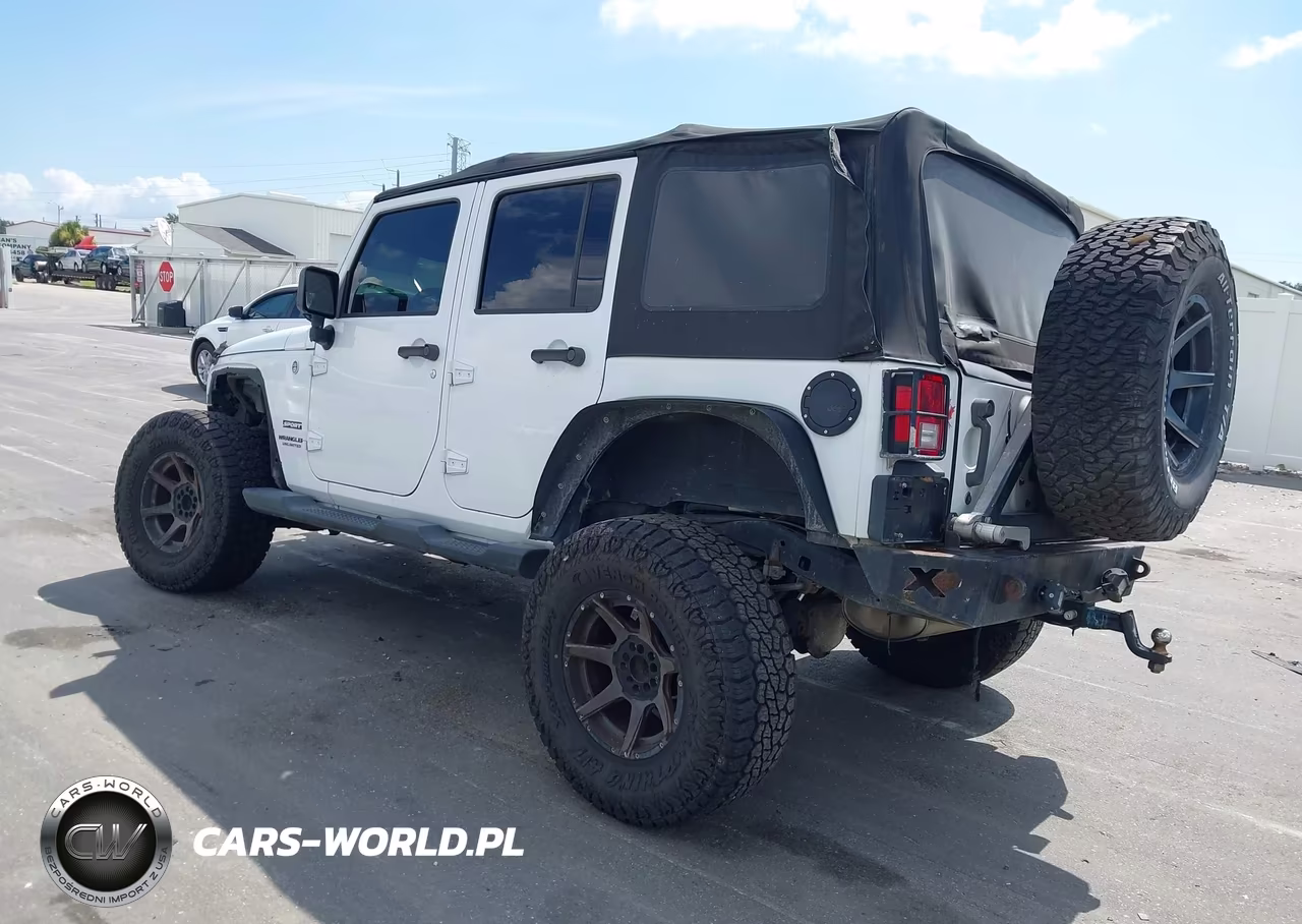 2015 Jeep Wrangler Unlimited Sport VIN:1C4BJWDG0FL766964 - 3