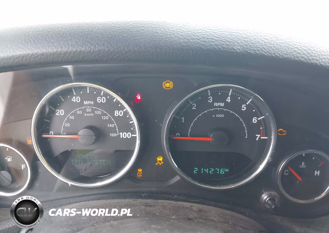 2015 Jeep Wrangler Unlimited Sport VIN:1C4BJWDG0FL766964 - 7