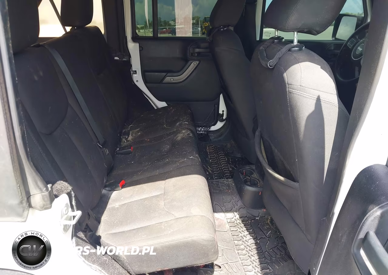 2015 Jeep Wrangler Unlimited Sport VIN:1C4BJWDG0FL766964 - 8