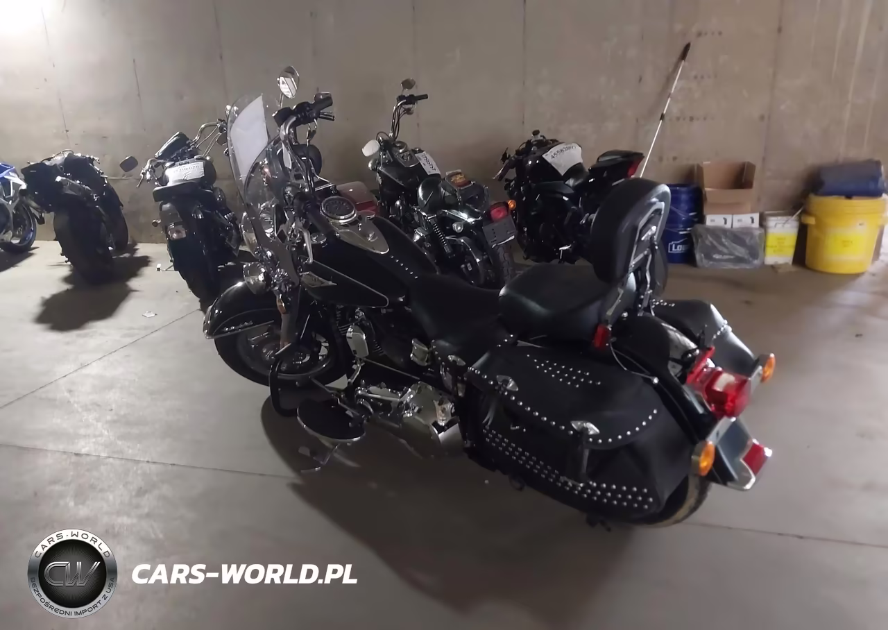 2012 Harley-Davidson Flstc Heritage Softail Classic VIN:1HD1BWV14CB026918 - 3