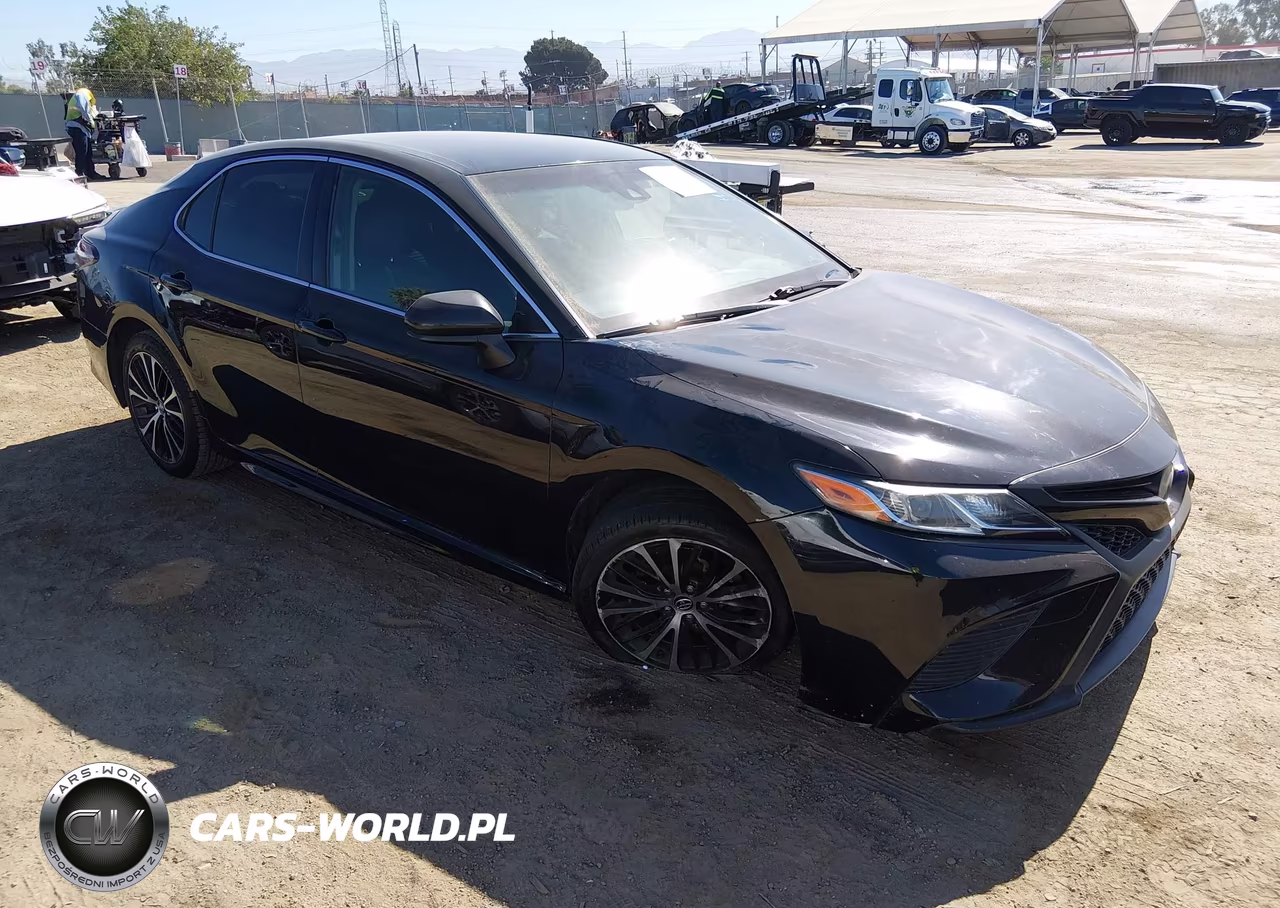 2018 Toyota Camry Se – zdjęcie 1 z 16