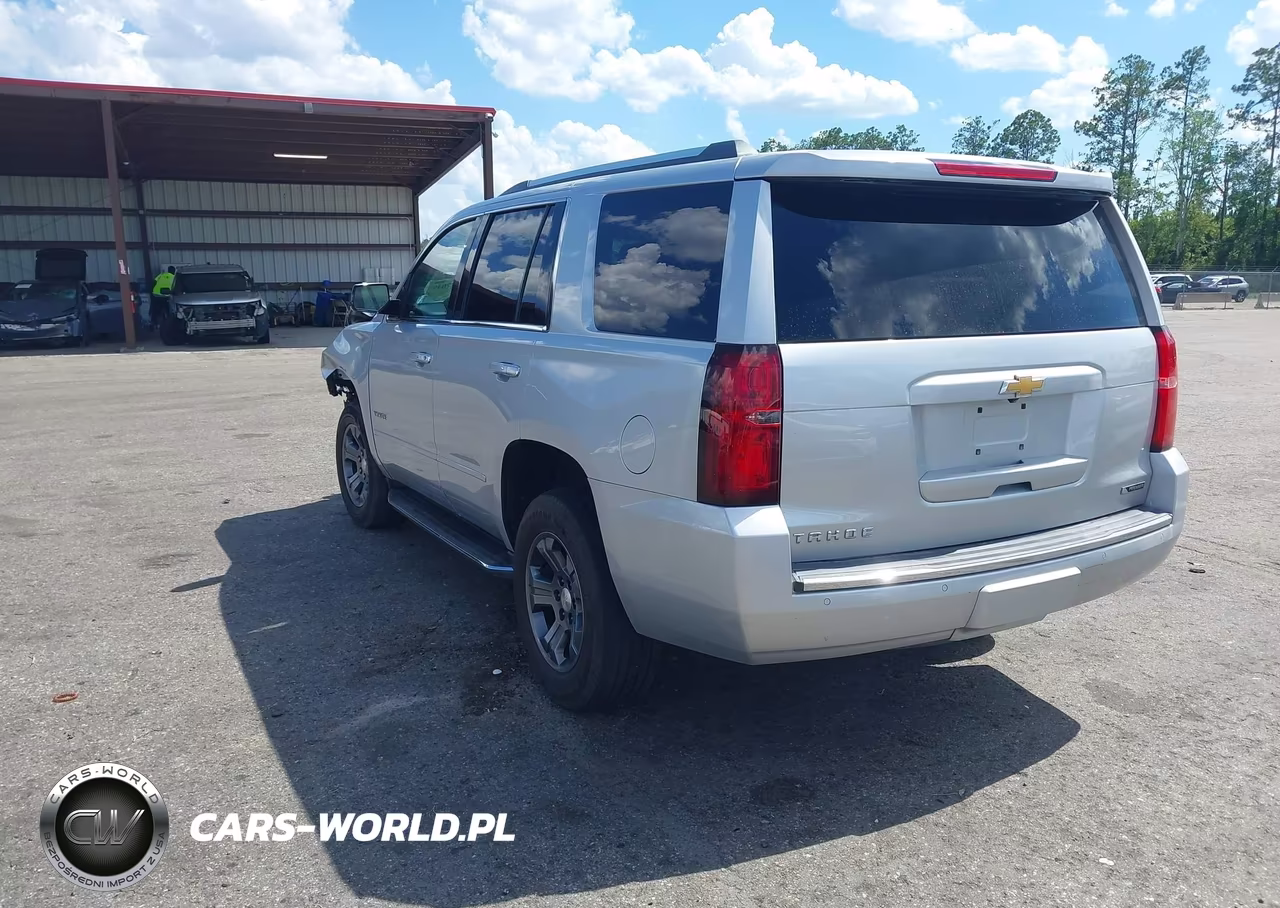 2018 Chevrolet Tahoe Premier VIN:1GNSCCKC2JR241720 - 3
