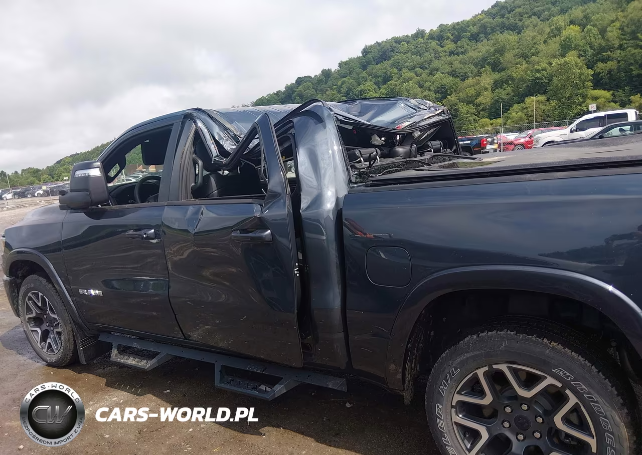 2025 Ram 1500 Laramie 4X4 5'7 Box VIN:1C6SRFJP1SN753501 - 14