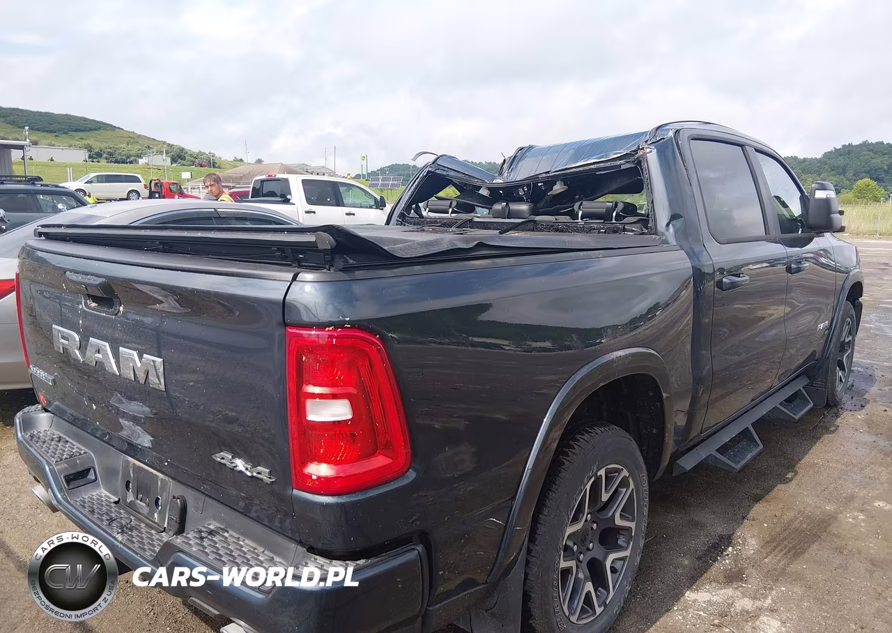 2025 Ram 1500 Laramie 4X4 5'7 Box VIN:1C6SRFJP1SN753501 - 4