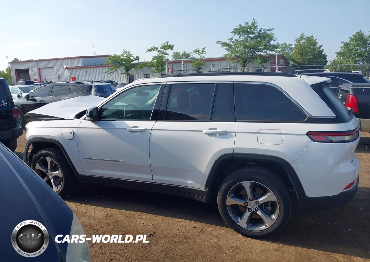 2024 Jeep Grand Cherokee 4Xe VIN:1C4RJYB64RC133862 - 14