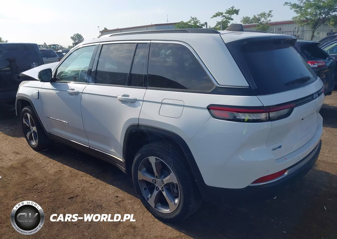2024 Jeep Grand Cherokee 4Xe VIN:1C4RJYB64RC133862 - 3