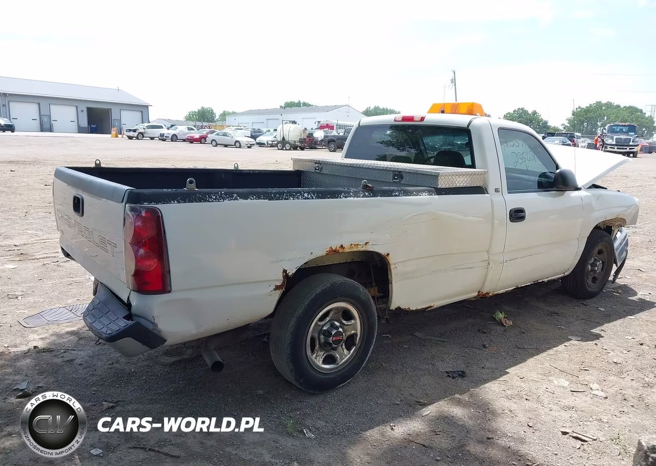 2003 Chevrolet Silverado 1500 Work Truck VIN:1GCEC14XX3Z235631 - 4