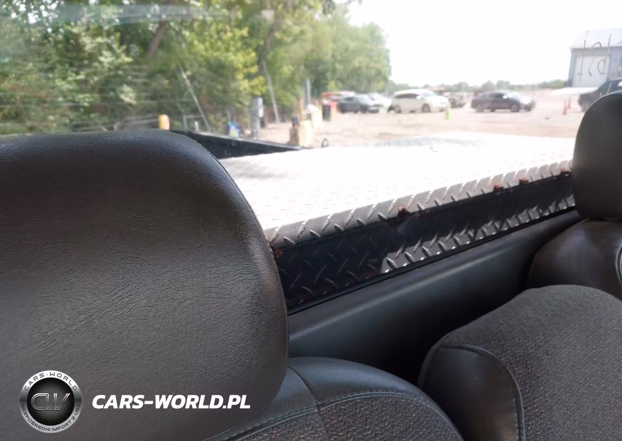2003 Chevrolet Silverado 1500 Work Truck VIN:1GCEC14XX3Z235631 - 8