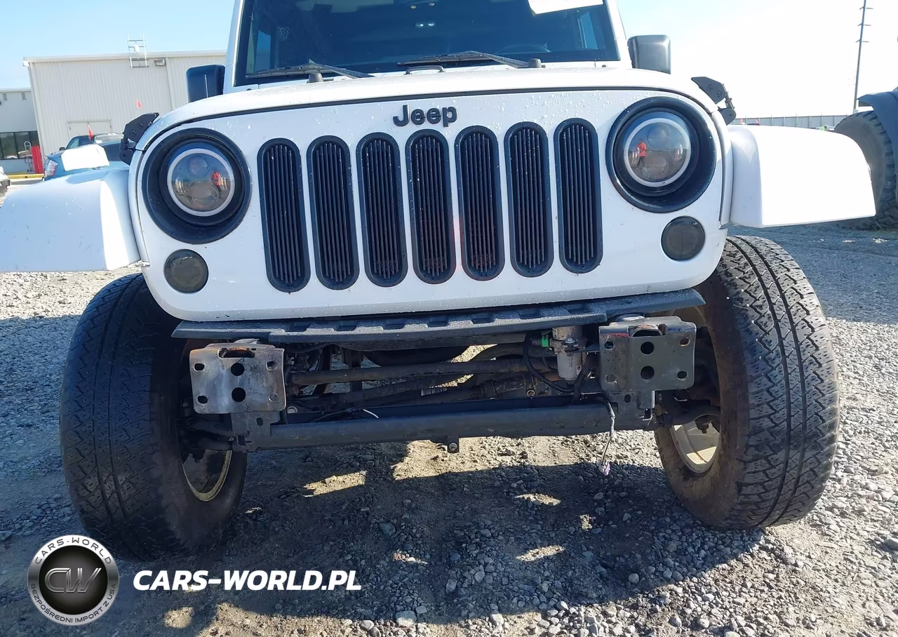 2015 Jeep Wrangler Unlimited Sahara VIN:1C4BJWEG9FL746372 - 6