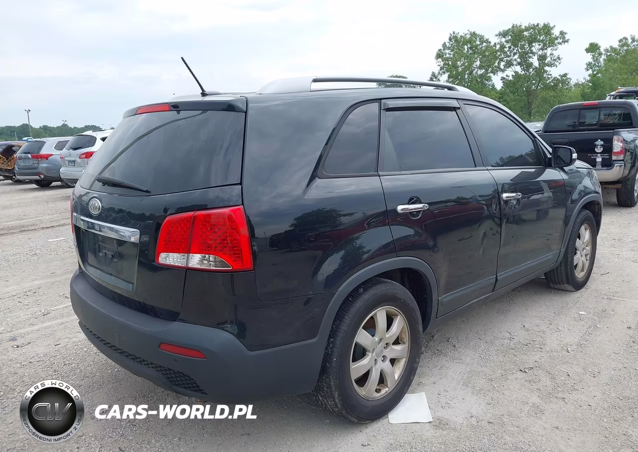 2013 Kia Sorento Lx VIN:5XYKT3A61DG407054 - 4