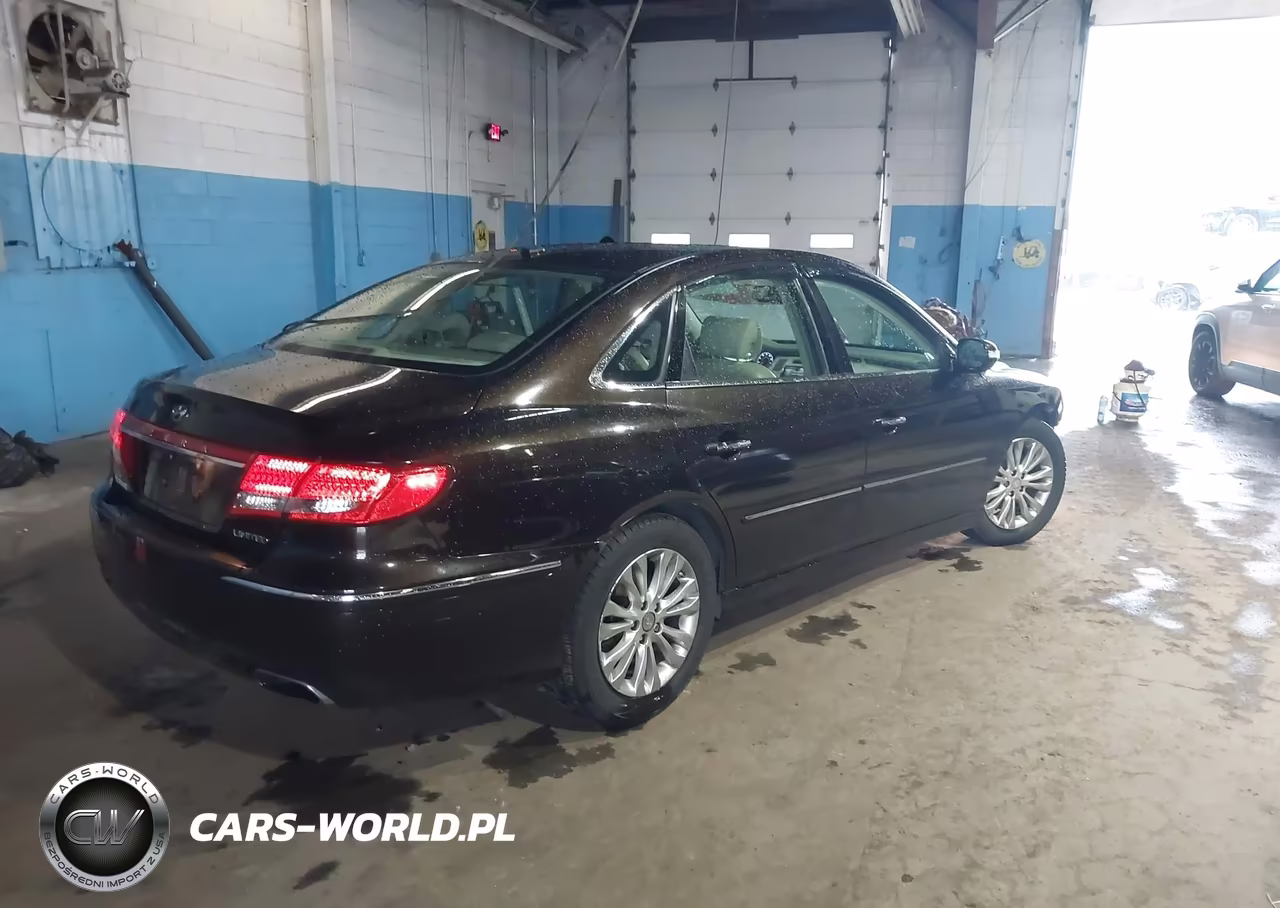 2011 Hyundai Azera Limited VIN:KMHFC4DF6BA526696 - 4