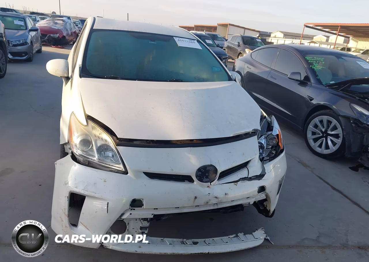 2012 Toyota Prius Three VIN:JTDKN3DU8C5382567 - 12