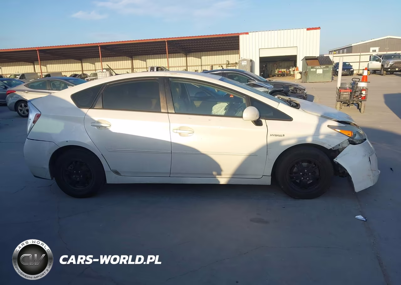 2012 Toyota Prius Three VIN:JTDKN3DU8C5382567 - 13