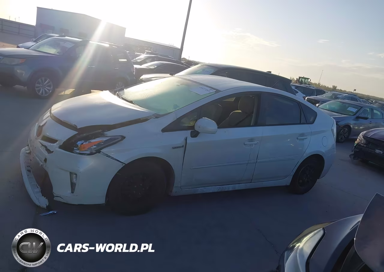 2012 Toyota Prius Three VIN:JTDKN3DU8C5382567 - 14