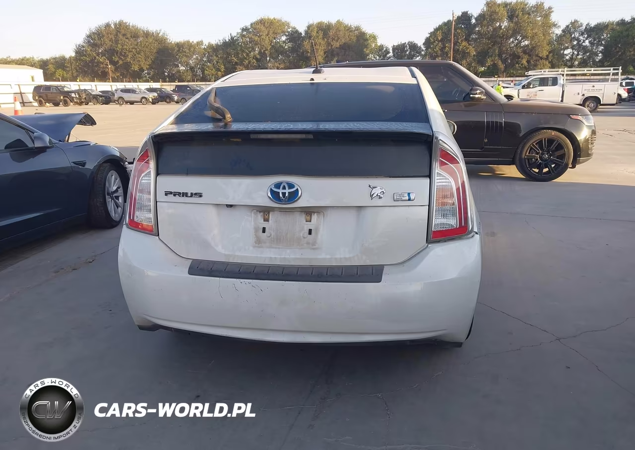 2012 Toyota Prius Three VIN:JTDKN3DU8C5382567 - 16