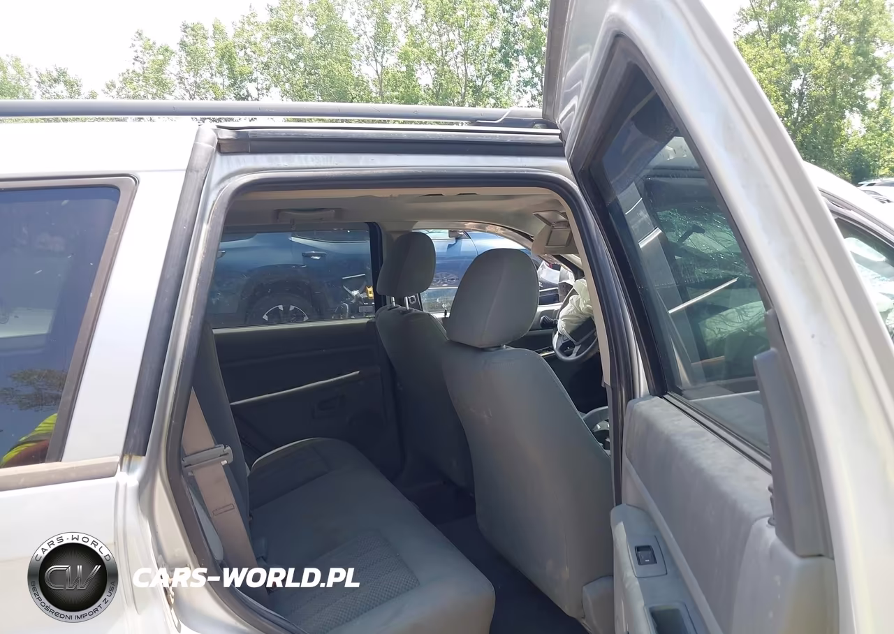 2006 Jeep Grand Cherokee Laredo VIN:1J4GR48K56C321728 - 8