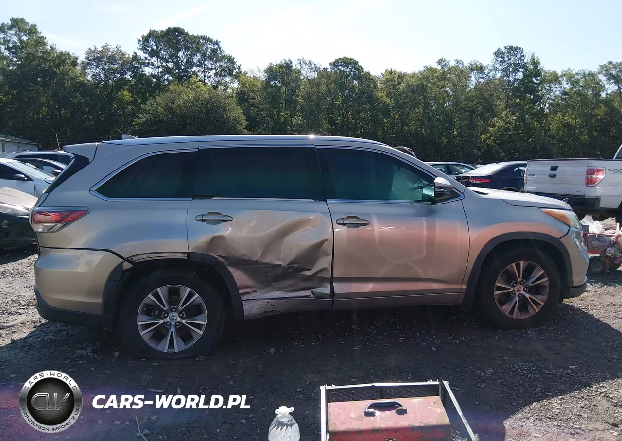 2015 Toyota Highlander Xle V6 VIN:5TDJKRFH5FS081938 - 13