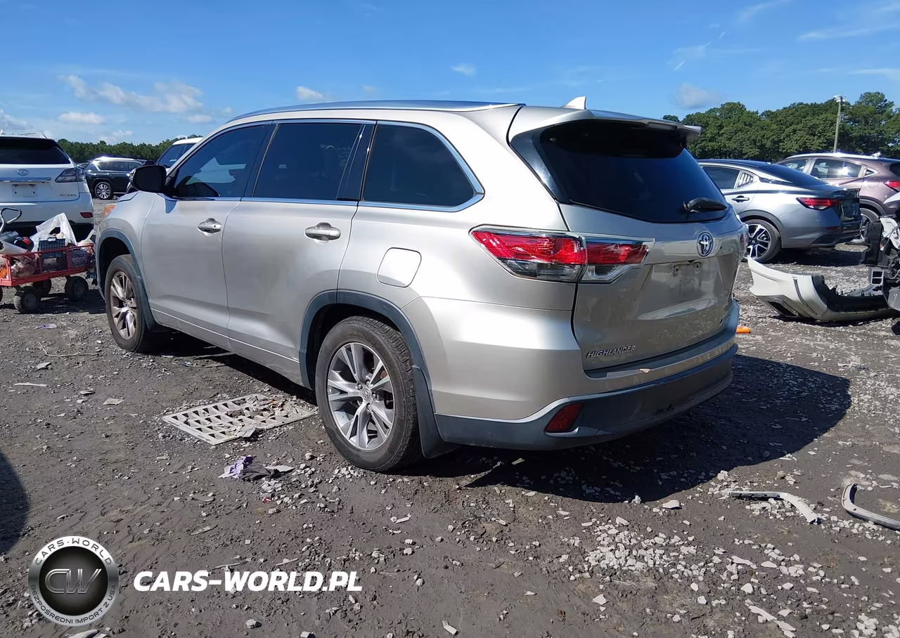 2015 Toyota Highlander Xle V6 VIN:5TDJKRFH5FS081938 - 3