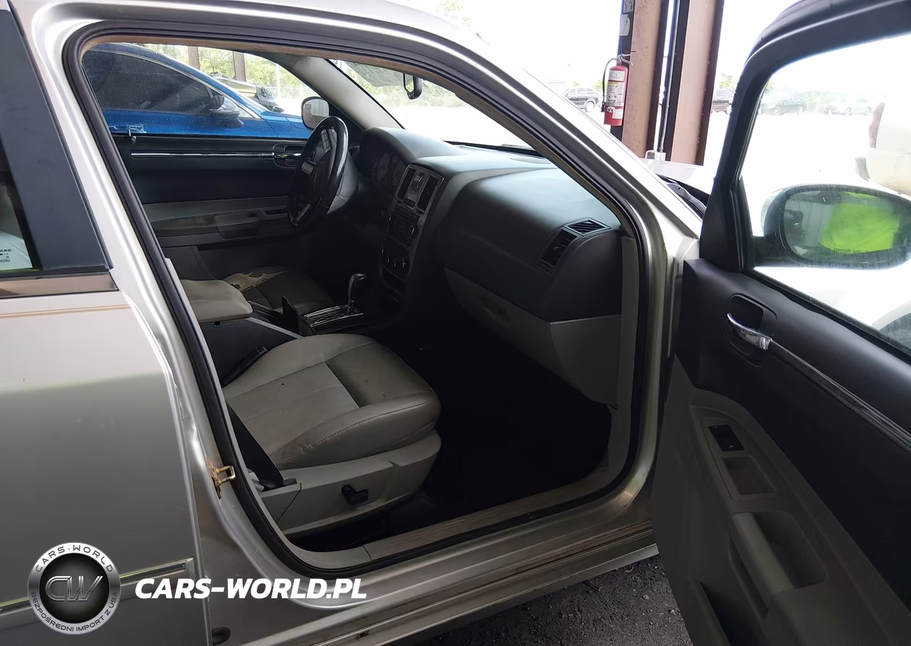 2006 Chrysler 300 Touring VIN:2C3KA53G96H101932 - 5