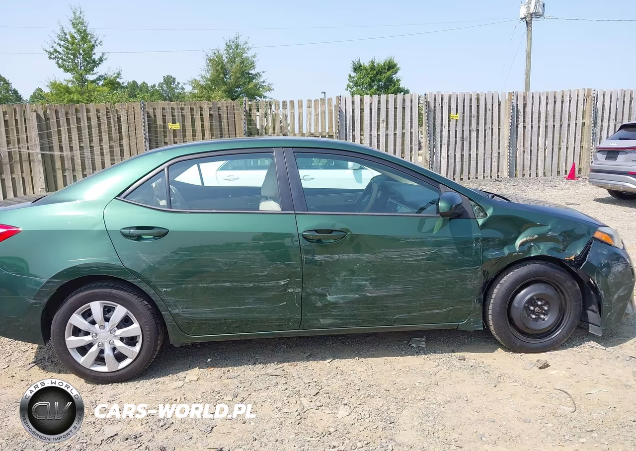 2015 Toyota Corolla Le VIN:2T1BURHE4FC321412 - 13